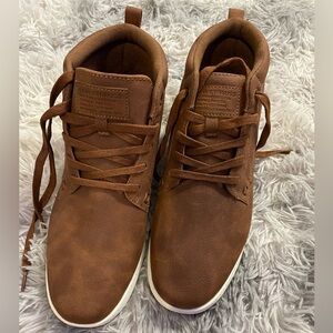 Men Levi’s Casual Shoes. Size 8.